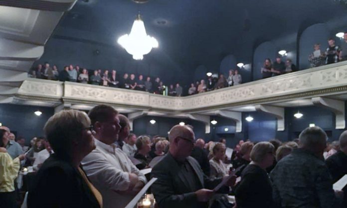 vendelbohus fællessang 5-10-18_flaskeposten_740x493