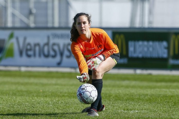 Hannah_Fortuna_FlaskePosten_1_739x493