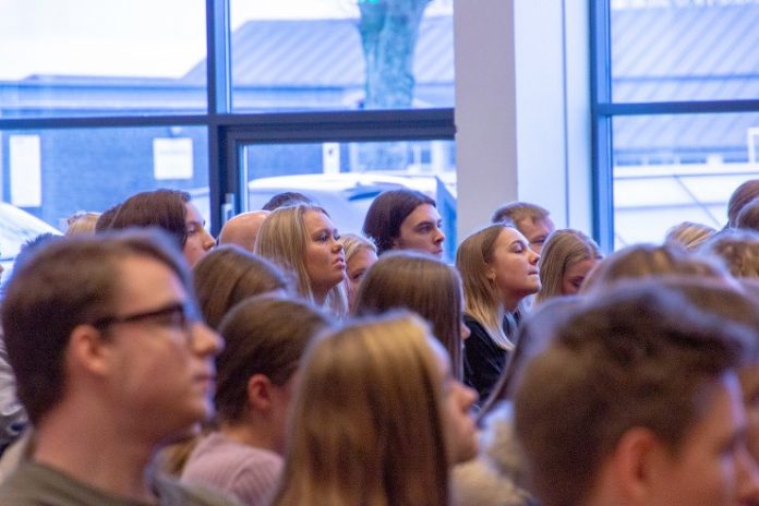Politik_Debat_Gymnasium_FlaskePosten_10_740x493