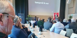 Øjeblikket: Ministeren, Elling og en halv-spist rullepølsemad