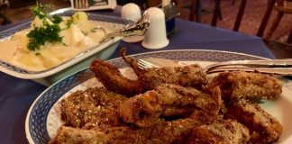 Suveræne stegte ål hos MorMors Sommercafé