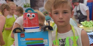 Børn fra Hirtshals Skole bygger skrotrobotter ved Naturmødet