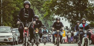 Nostalgi og brændt gummi ved Bindslev Veteran Knallert Træf