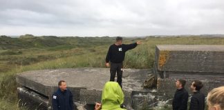 Mange trodsede regn og blæst på bunkertur i Tversted