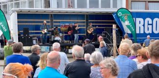 Fiskefrikadellen forbliver favorit ved Hirtshals Fiskefestival