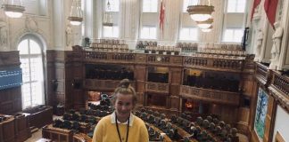 Lokal praktikant i Folketinget