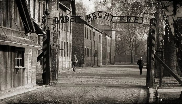 Auschwitz_2