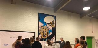 Svær grafisk opgave løses af elever på Sindal Skole