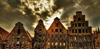 PÅ KANTEN: Dette billede har jeg kaldt BREAKING NEWS…