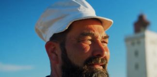 Når man strækker sine øjne ud over havet…