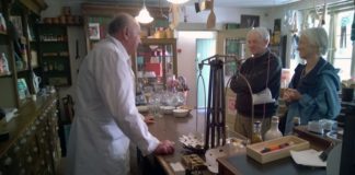 Sommeren starter med bjesk og lokalklassiske spegepølser