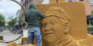 Murer-Kjeld og Rubjerg Knude Fyr er blevet til sandskulptur i Hjørring