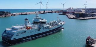 Jyske Bank booster den lokale erhvervsudvikling med køb af vindmølle på Hirtshals Havn