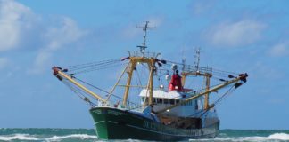 Thor kan måske trække den grundstødte bomtrawler fri